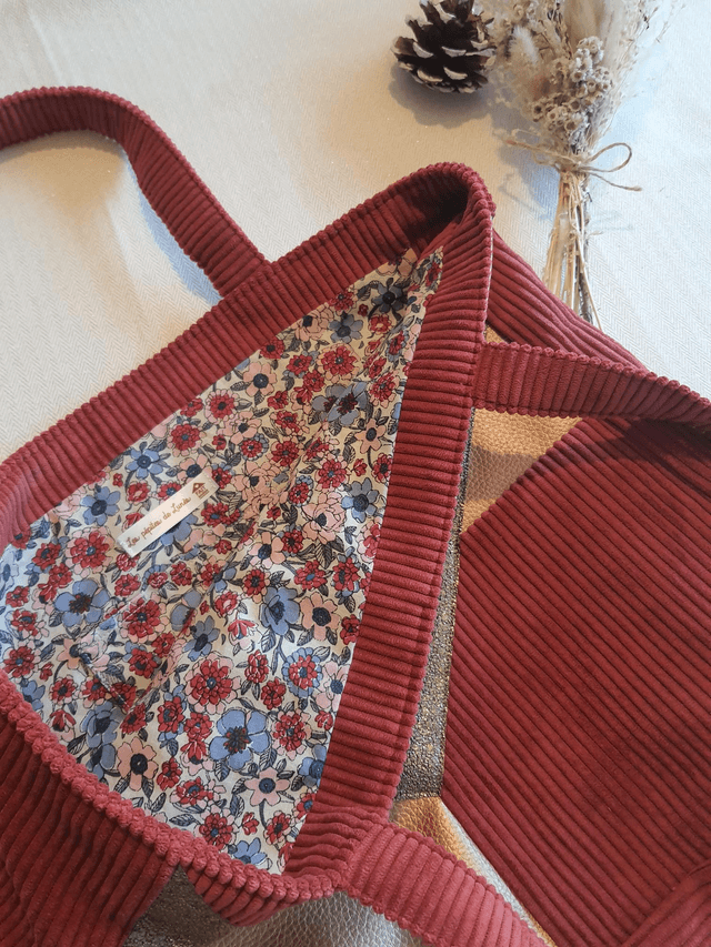 Sac cabas velours côtelé et simili rouge framboises