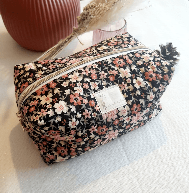 Grande trousse fleurie noire