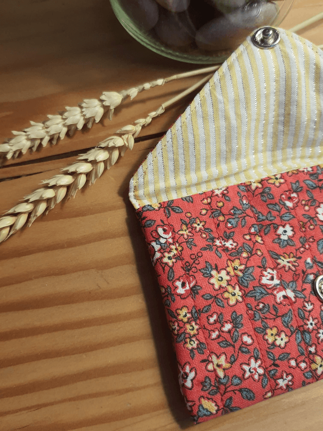 Mini pochette fleurie rouge