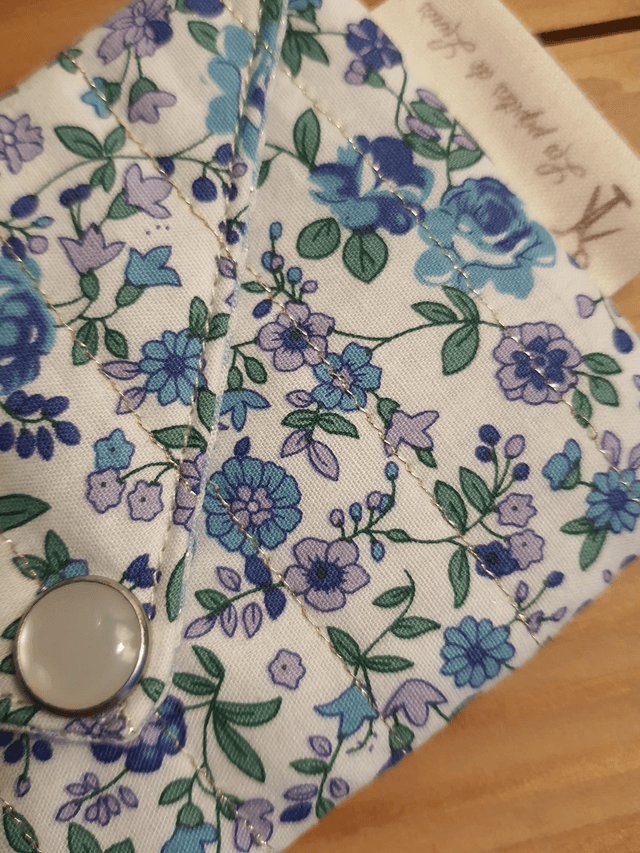 Mini pochette fleurie bleue