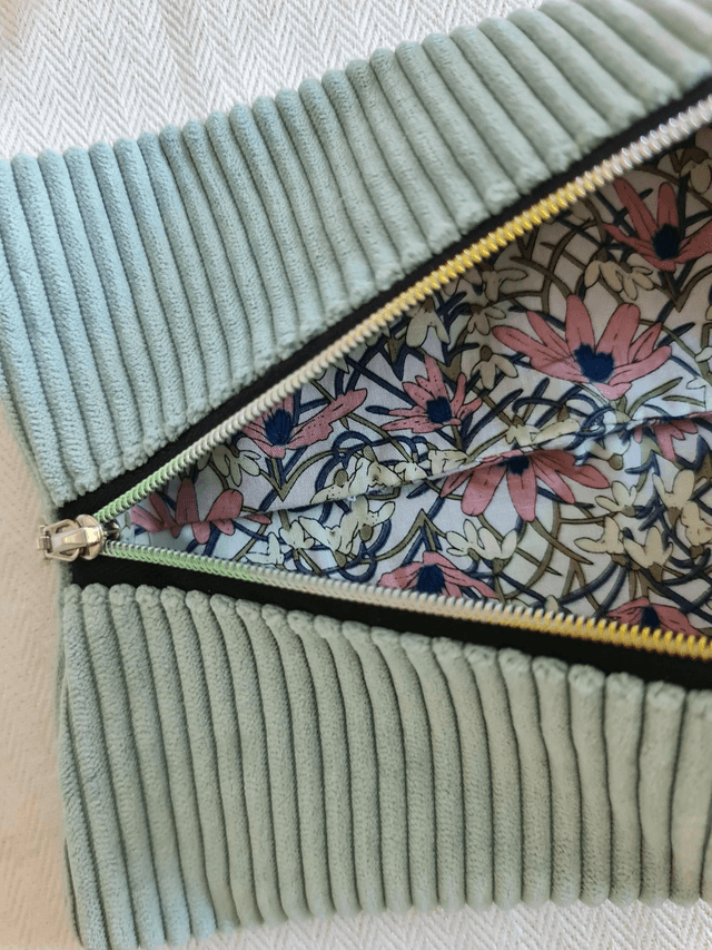 Trousse plate longue vert d'eau