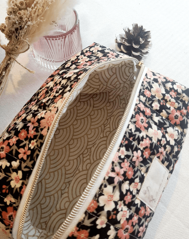 Grande trousse fleurie noire