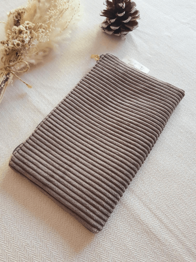 Trousse velours gris