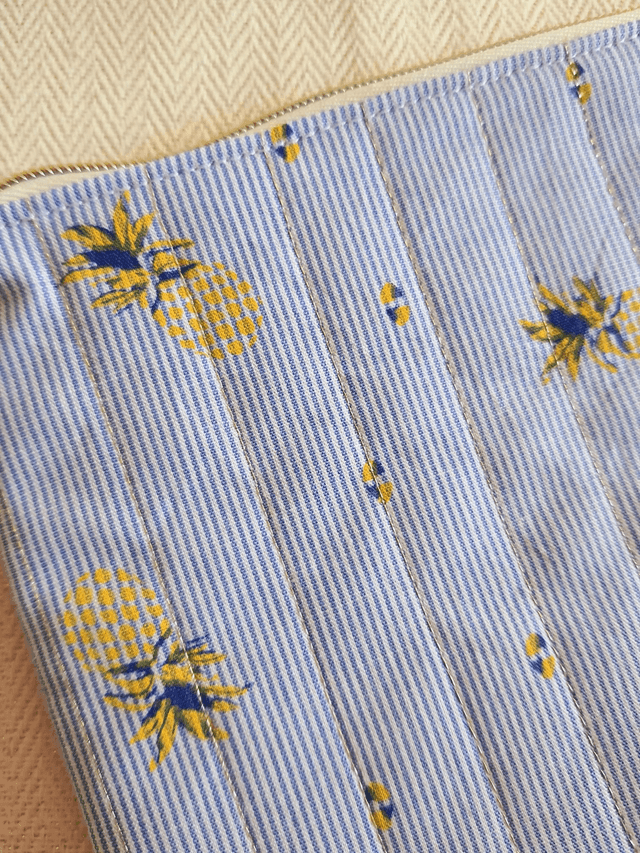 Trousse matelassée ananas