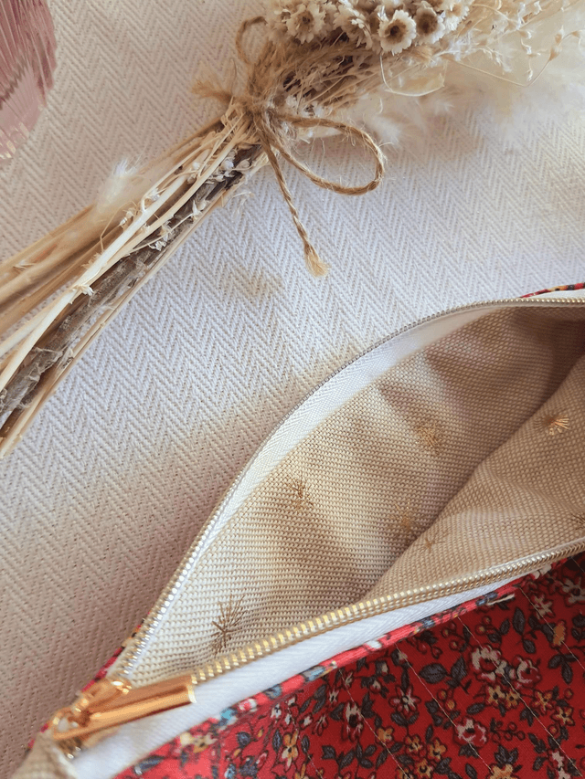 Trousse matelassée rouge fleurie