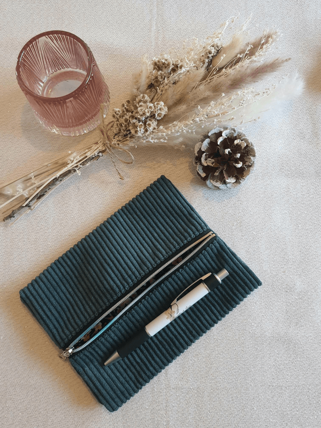 Trousse velours verte