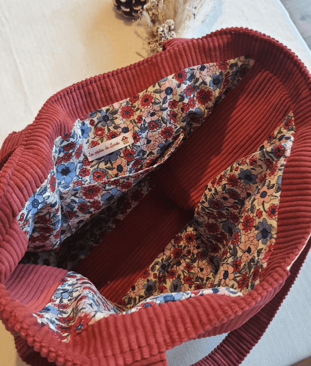 Sac cabas velours côtelé et simili rouge framboises